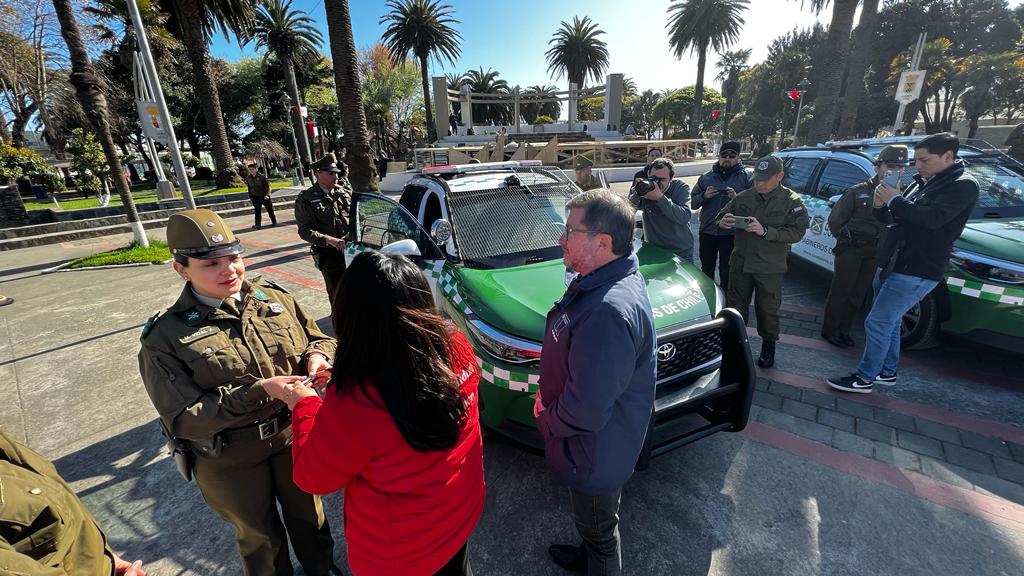 Gobierno entrega nuevos vehículos para Carabineros de la Provincia de