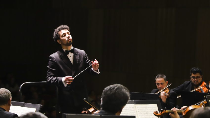 Orquesta Sinfónica UdeC presenta a Luis Toro Araya como nuevo director