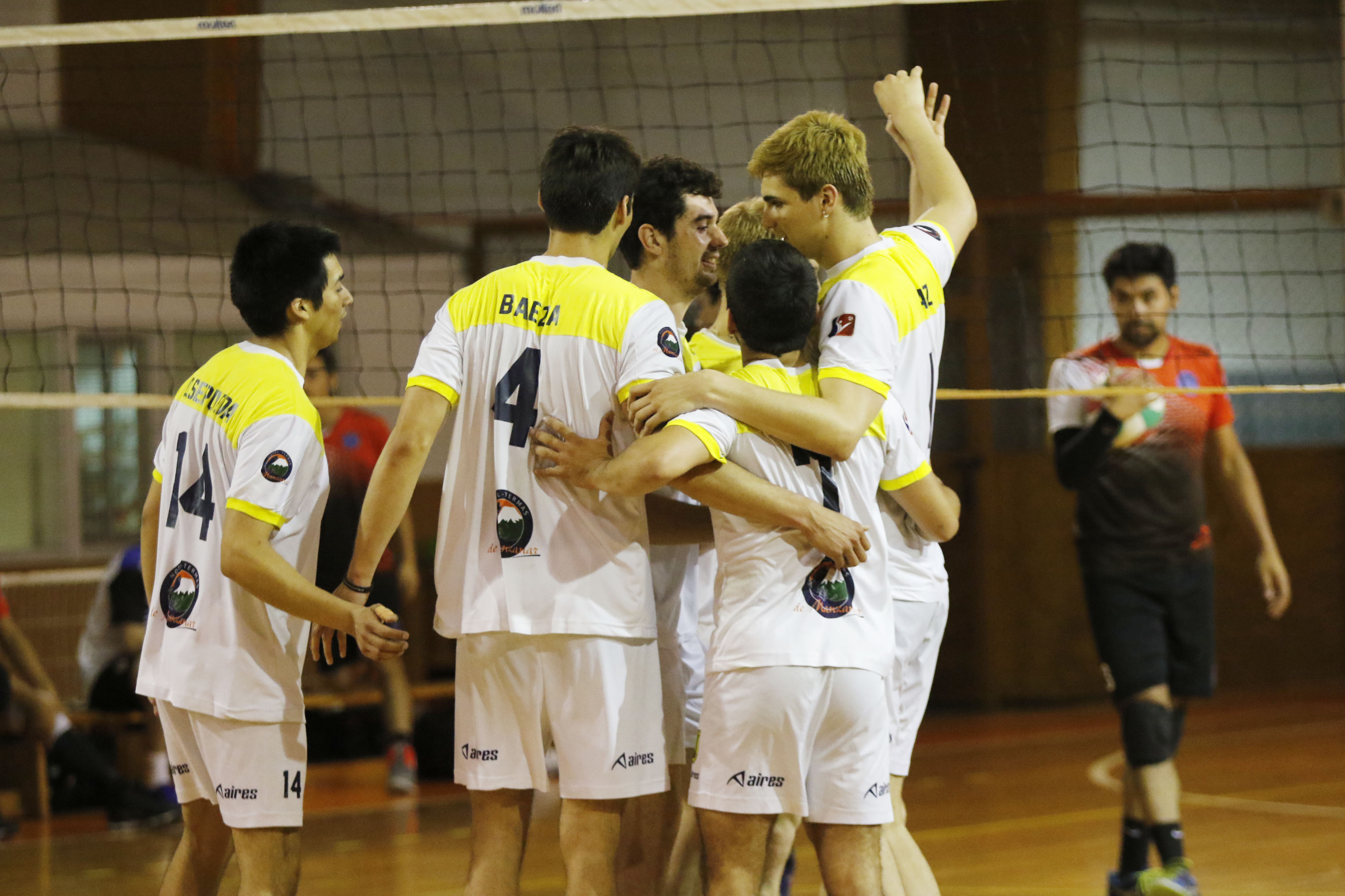 UdeC volvió a los abrazos en Liga A1 de vóleibol