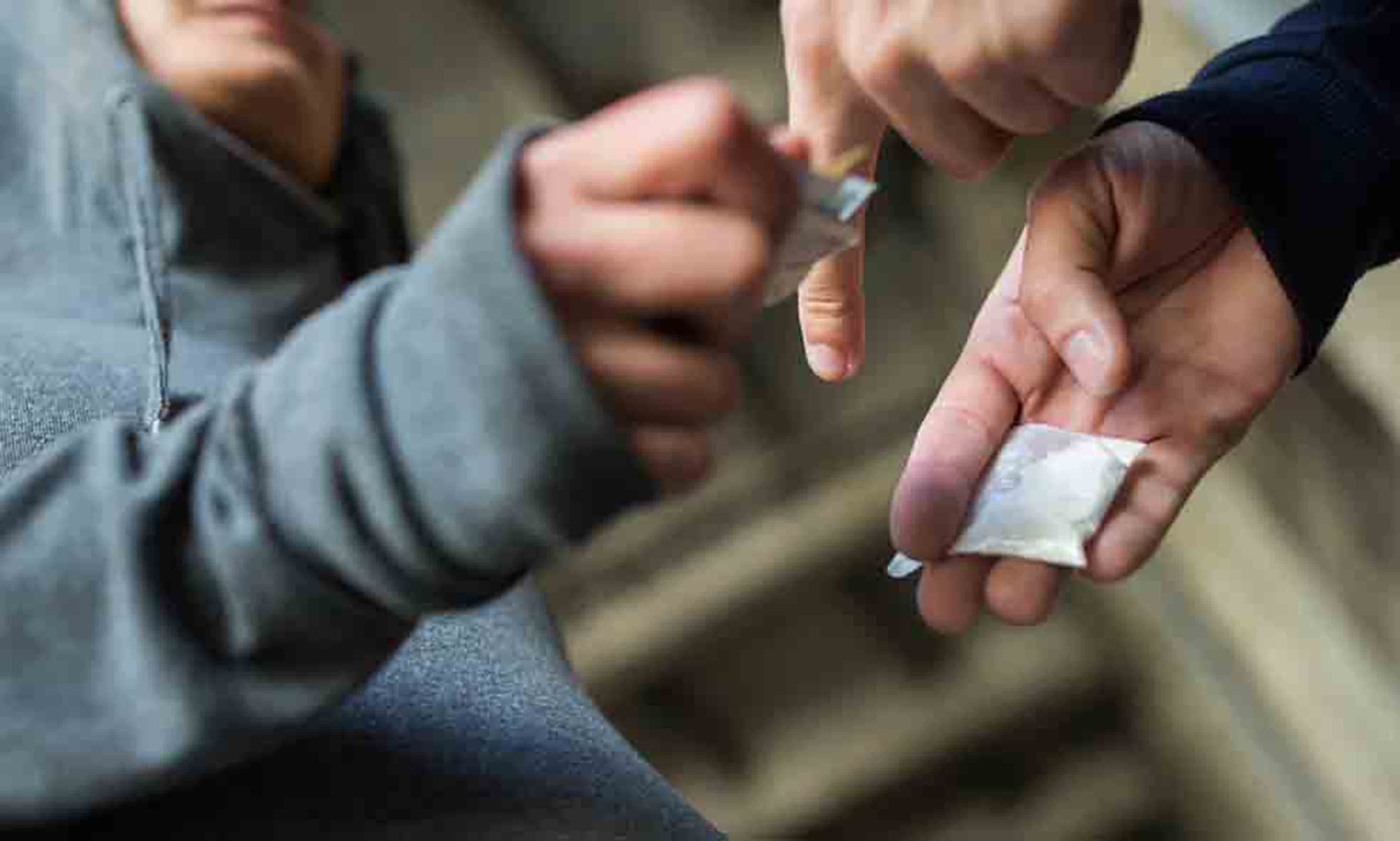 Hombre es detenido con más de un kilo de cocaína mientras conducía en