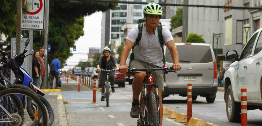 Qué dice la nueva ley sobre los ciclistas y el casco? -canalMOTOR