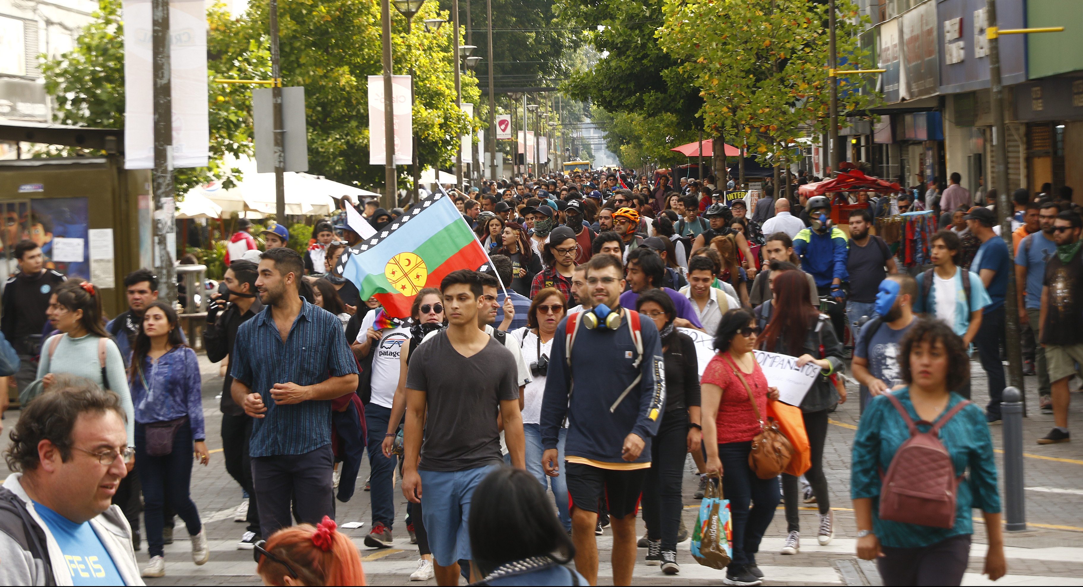 Masiva marcha terminó con incidentes en el centro de Concepción