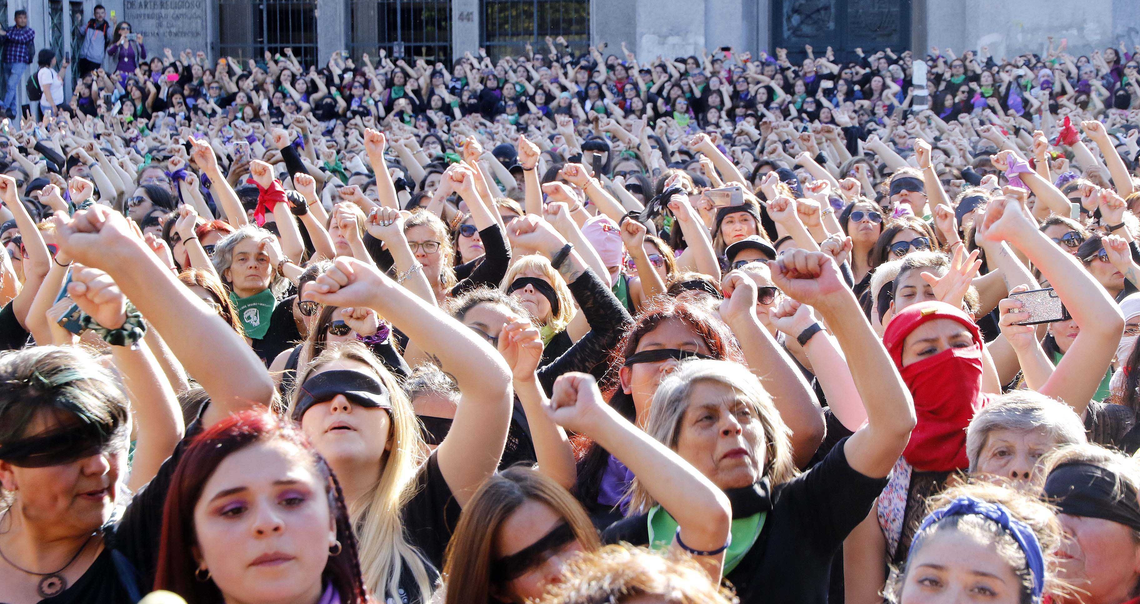 Voces políticas femeninas abordan objetivos del 8M