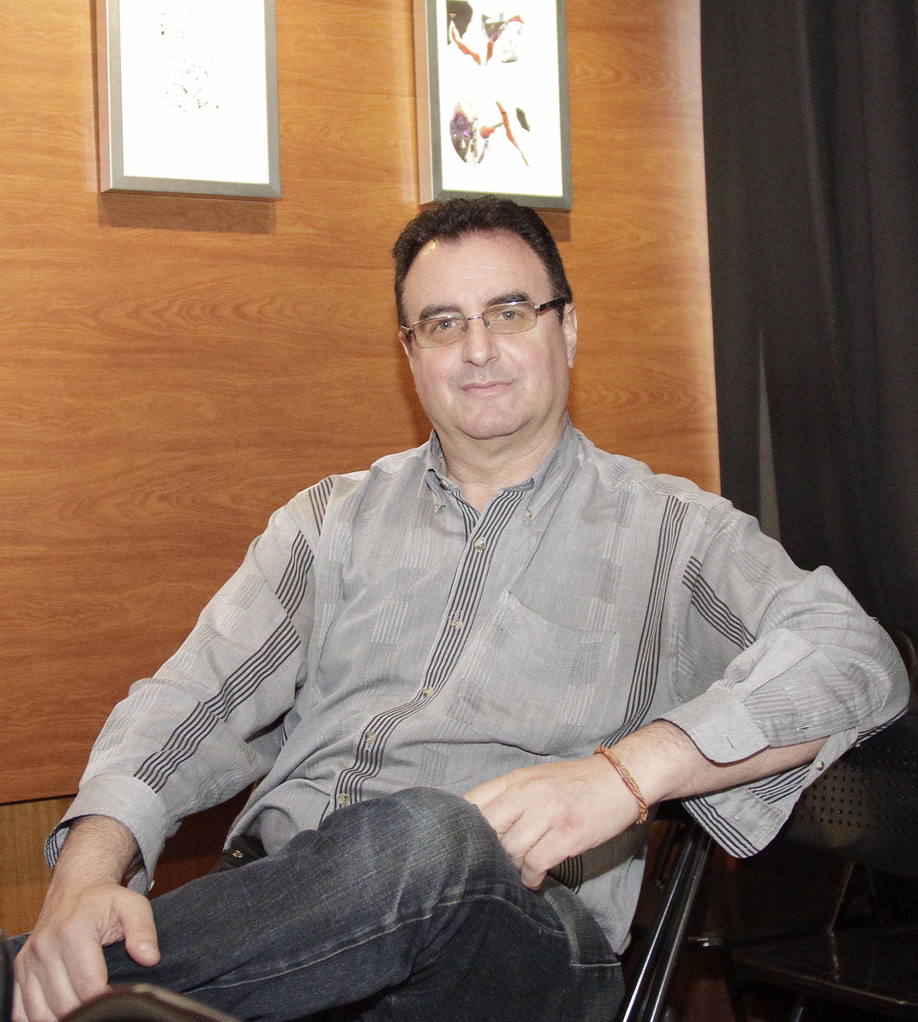 Tulio Mendoza launches two new books