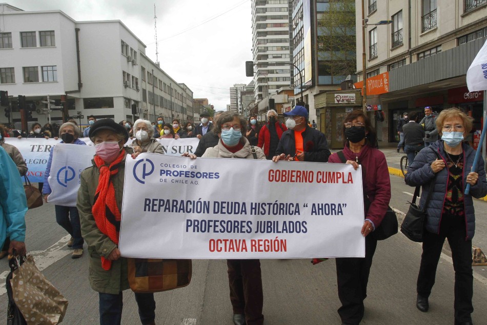 La fórmula que Boric tendría para pagar la deuda histórica a los