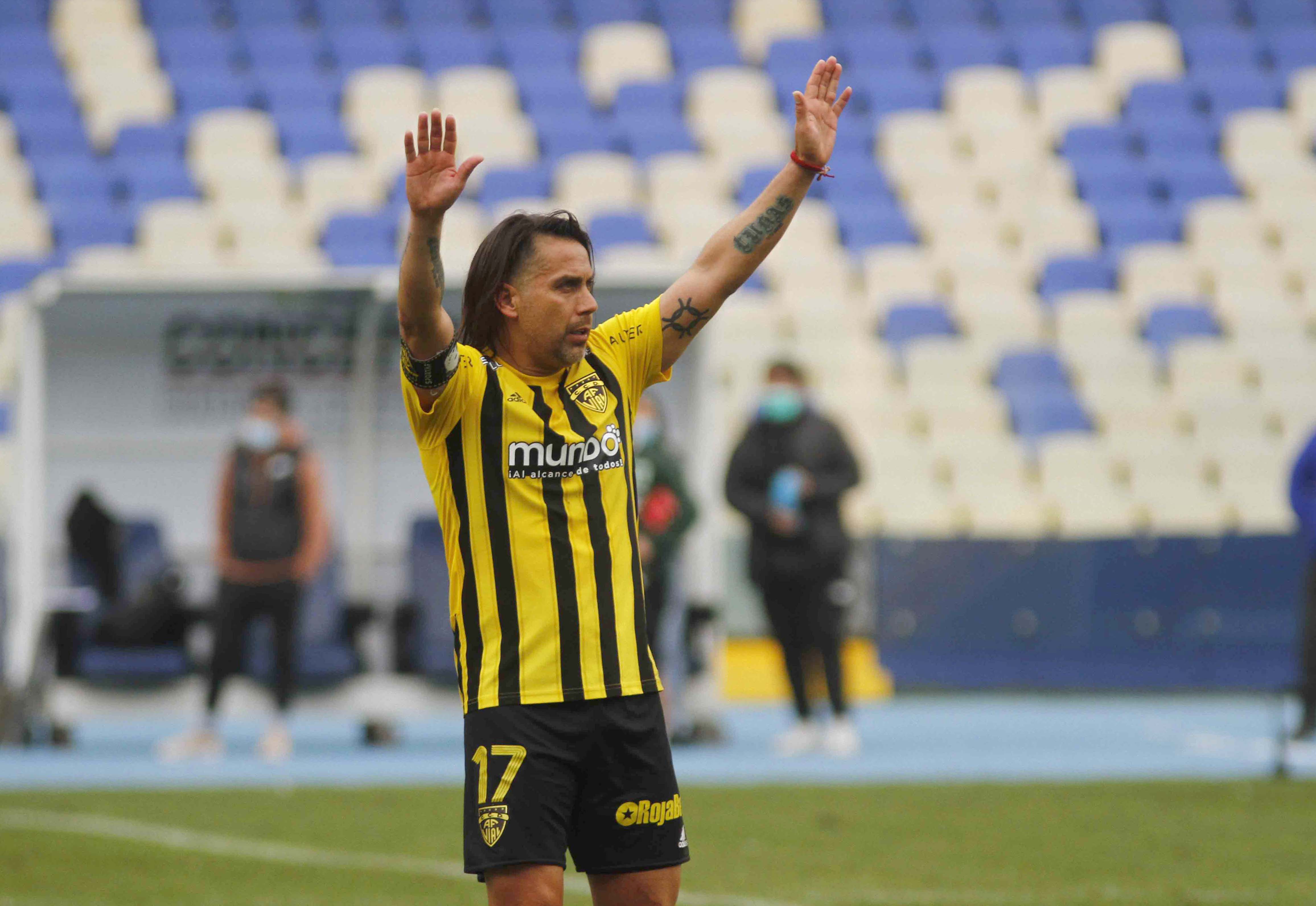 Arturo Sanhueza anunció su retiro del fútbol profesional