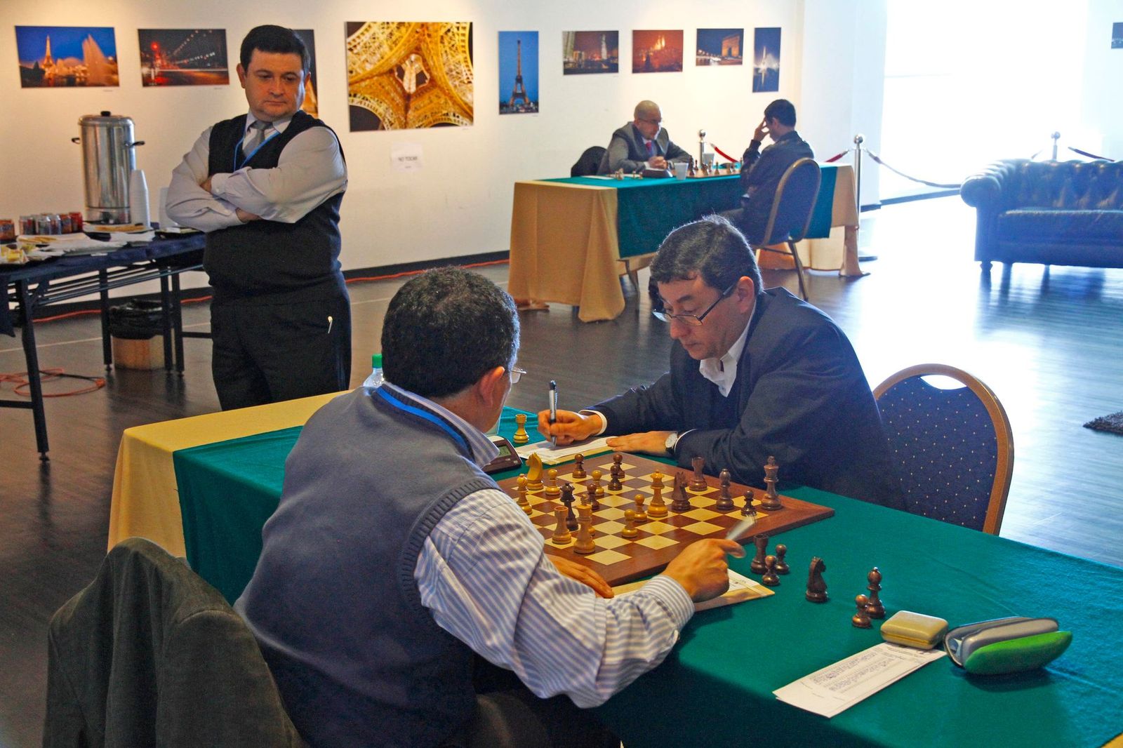 Tableros regionales van por el rey en la final del ajedrez femenino