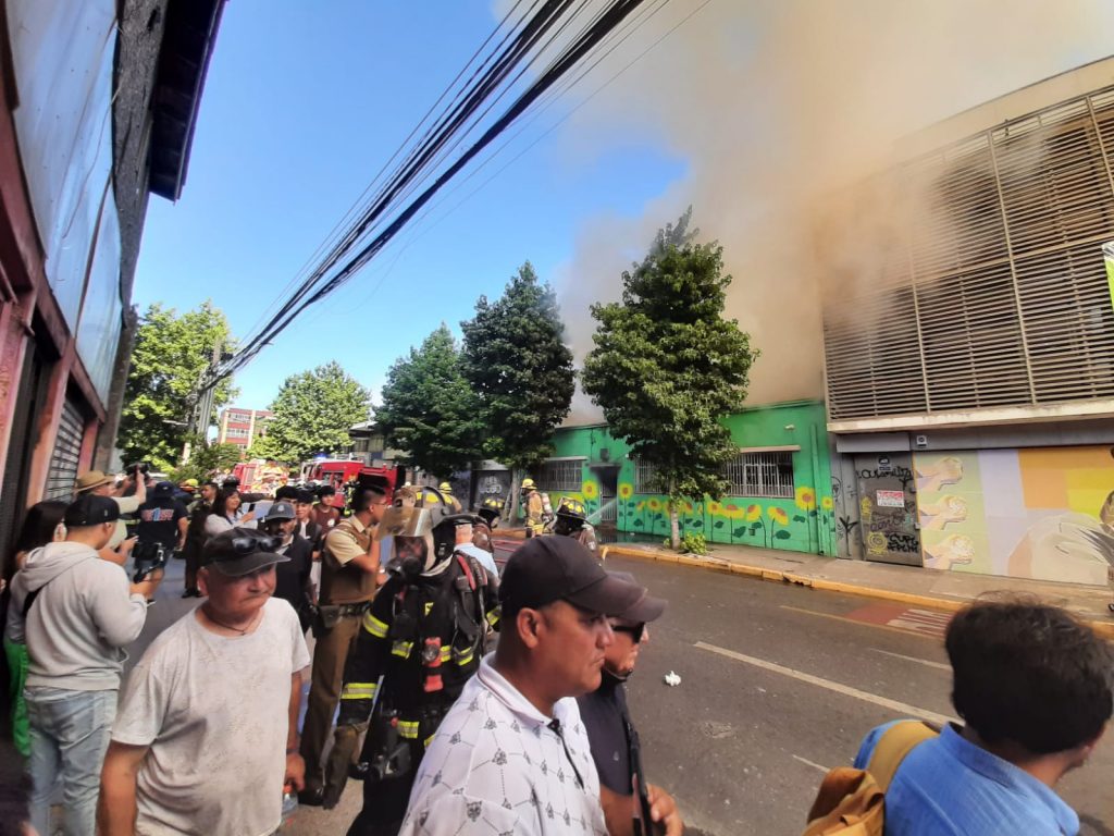 Incendio Afecta A Vivienda En Pleno Centro De Concepción 9668