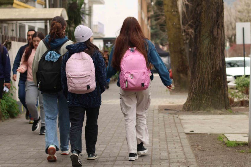 pag-5-estudiantes-universitarios-tematica-foto-raphael-e1728474828518.jpg