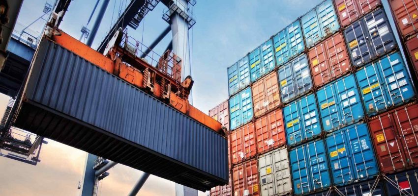 Celulosa y sector industrial marcan baja de exportaciones en el Biobío