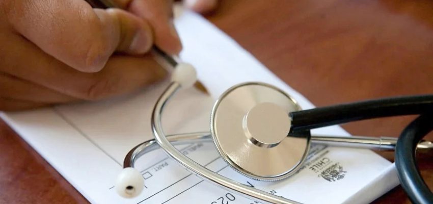 Contraloría: 114 funcionarios del Servicio de Salud Concepción trabajaron para terceros bajo licencia médica