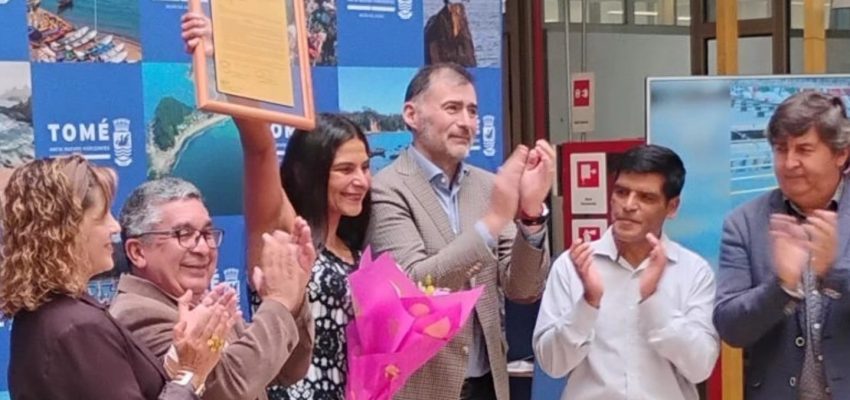 Carmen Ortega es nombrada hija ilustre de Tomé