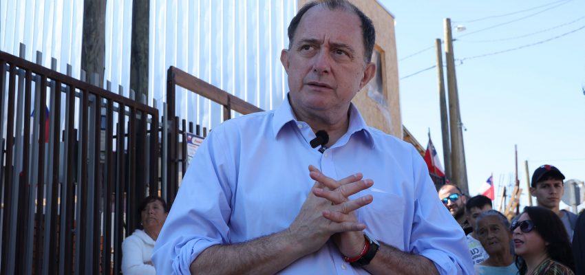 Ministro de Vivienda no descarta “mecanismo alternativo” para financiar la reconstrucción