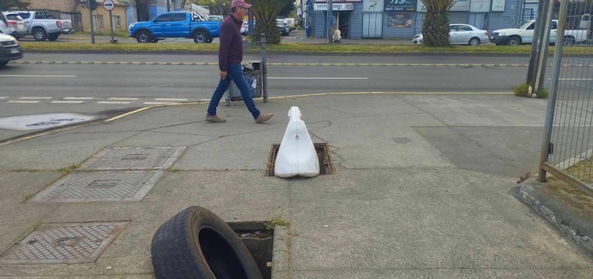 Concepción: 50 robos de tapa de alcantarillado y aguas lluvias se han registrado en últimas semanas