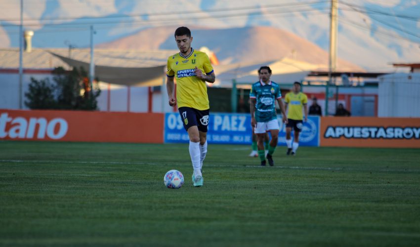 A la UdeC de Ramos le cuesta y cae en El Salvador