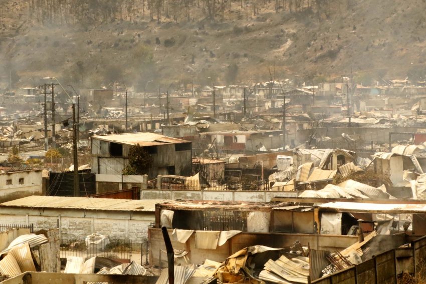 Megaincendio en el Biobío: vecinos acusan tardanza en avisos de evacuación