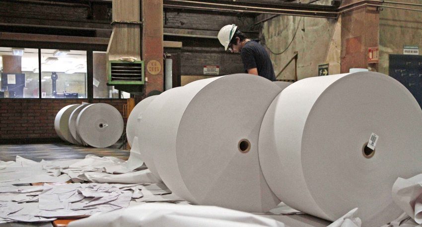 Gobierno prepara decreto de racionamiento eléctrico ante estrechez energética
