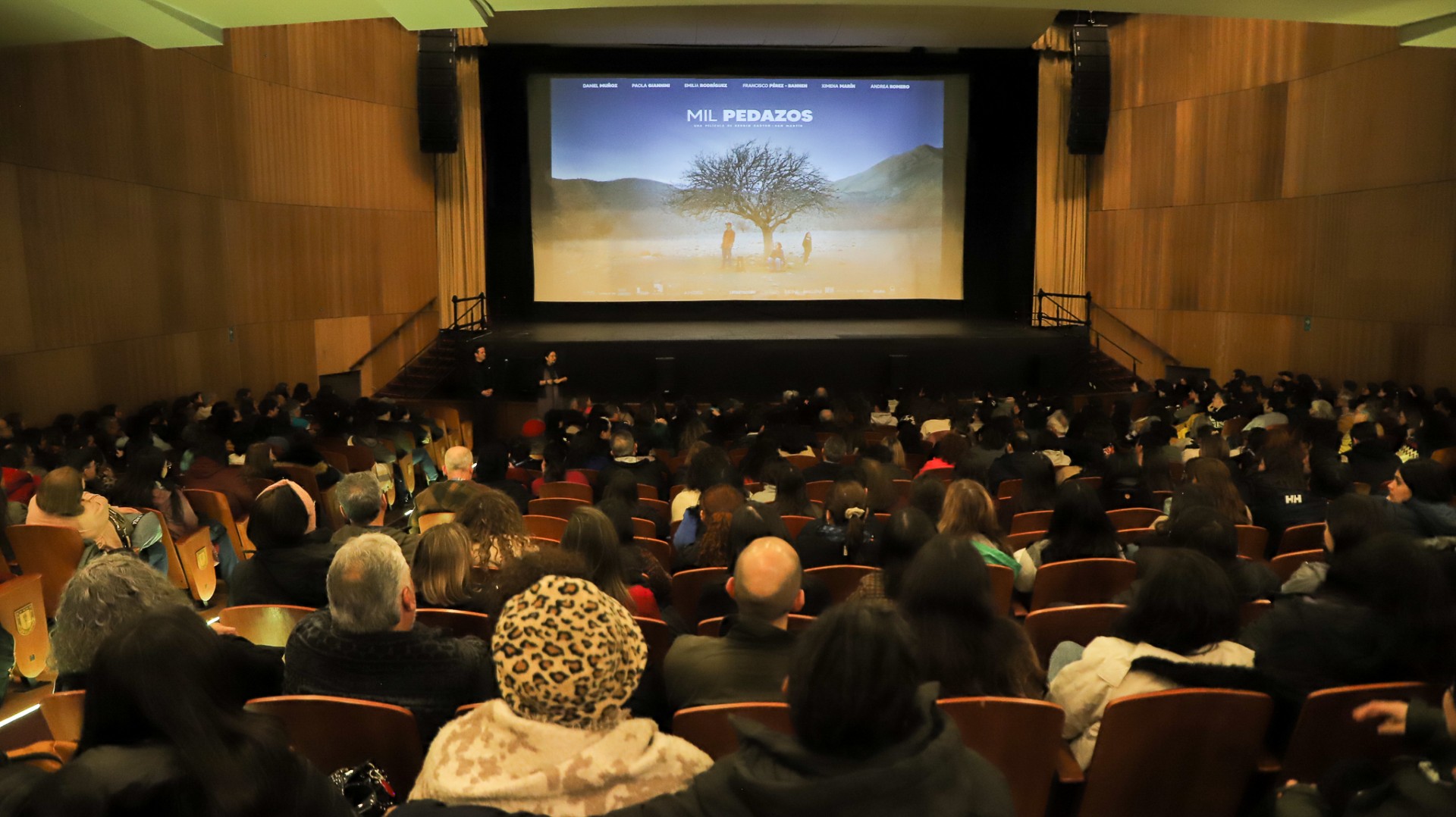Sala llena en Concepción: Estreno de "Mil Pedazos" arrasa en el Teatro UdeC