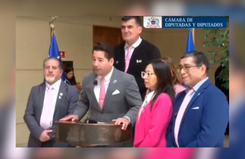 Diputado Olivares desafía a ministra de la Mujer tras polémica por dichos sobre Bachelet