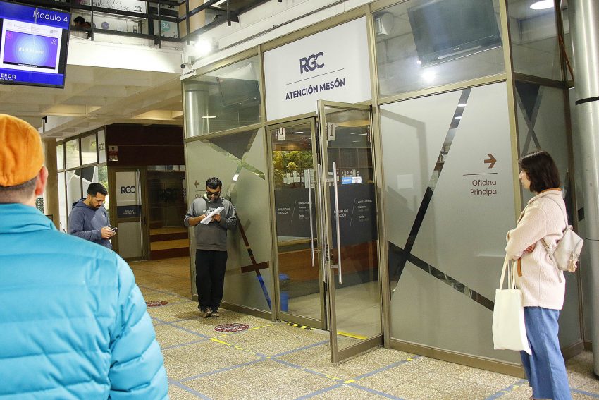 Treinta y cinco notarios y conservadores cesan funciones tras entrada en vigor de reforma